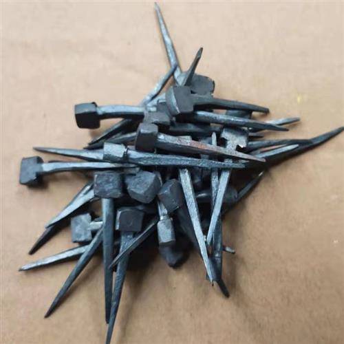 Hand -handed horseshoe nail anti -sliding palm palm nails and hoofs of hoof nails are equipped with horseshoe iron nails