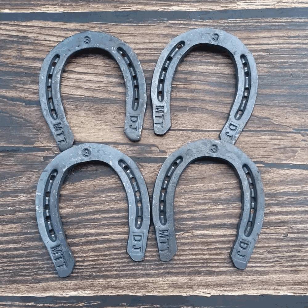 Four hands with no nails on number three (about 10) - approximately 5 mm thick, if you need any other money to contact the passenger
