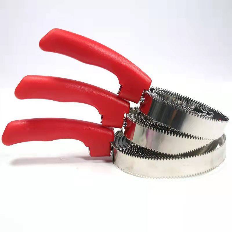 Cowbred comb, horses, horses, horseswood brush, cow scratching furry artifact scratching firing, scraping horses cleaning supplies