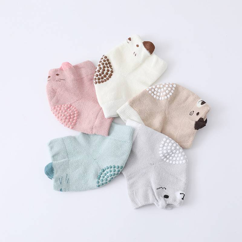 Dog elbows protect the joints dog protection knee clicks large dog golden retriever Alaska dog pressed leg protection legs warm sock set