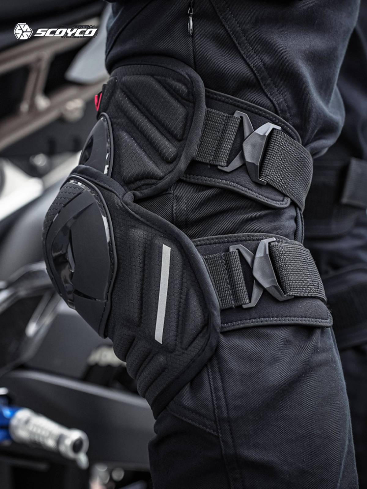 A CE CERTIFICATE FOR A SHORT-TERM, WIND-DEFEATING, WIND-DEFICIT LEG PROTECTION FOR A GUY WITH A SCOOTER