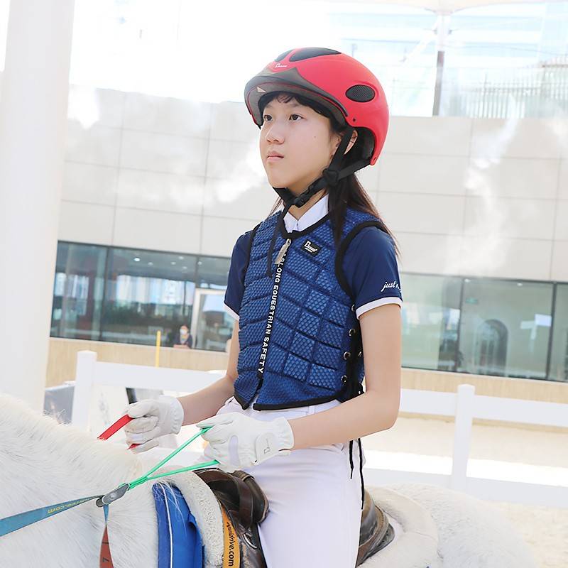 Pegasus protection vests for children with armour on horseback