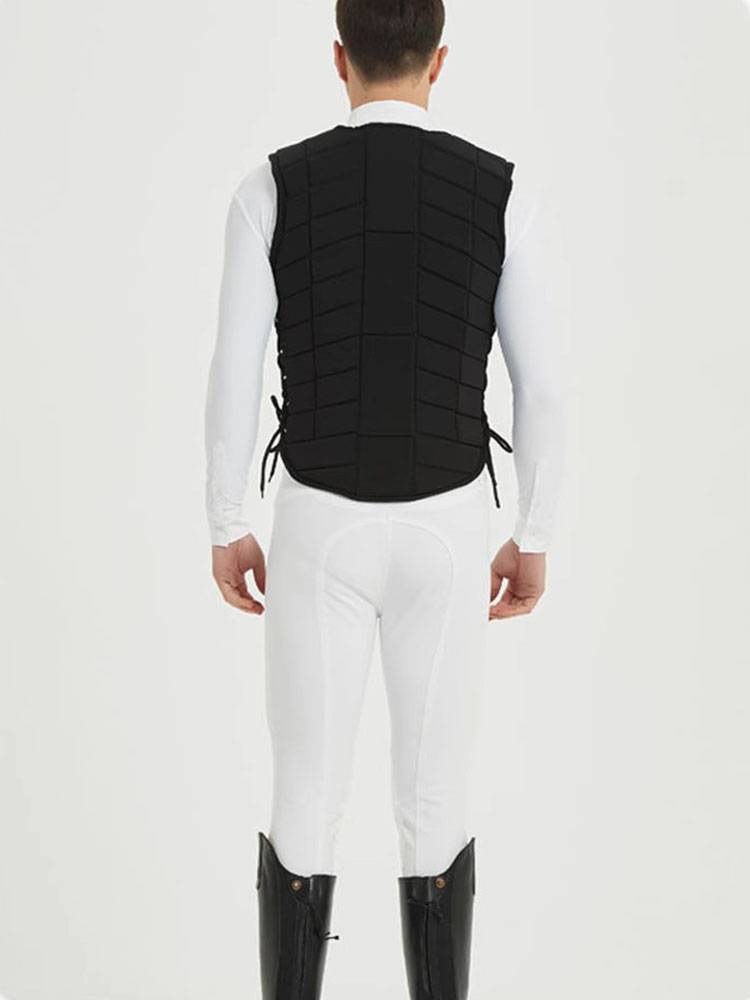 Horse armored children and adults riding armored knights' clothing and horseback vests