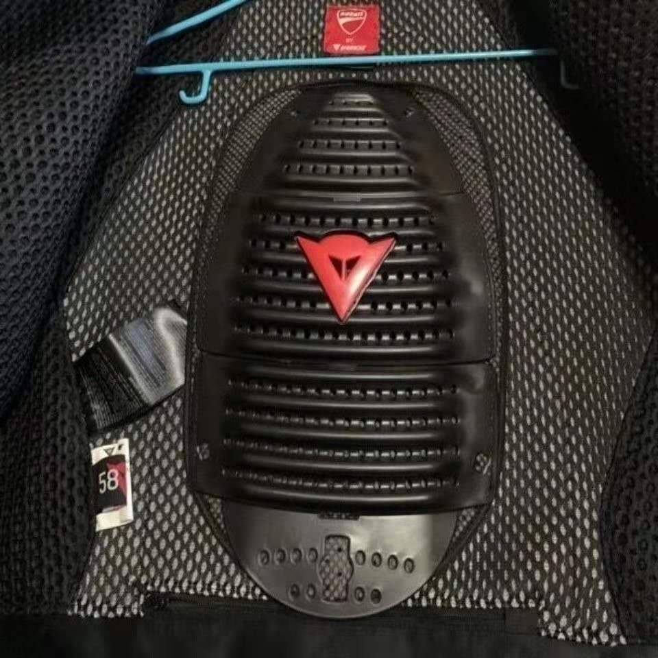 Dennis motorcycle riding service inner chest care, chest care, shoulder care, inside and outside the shoulder, knee and elbow, elbow and grinding protective gear