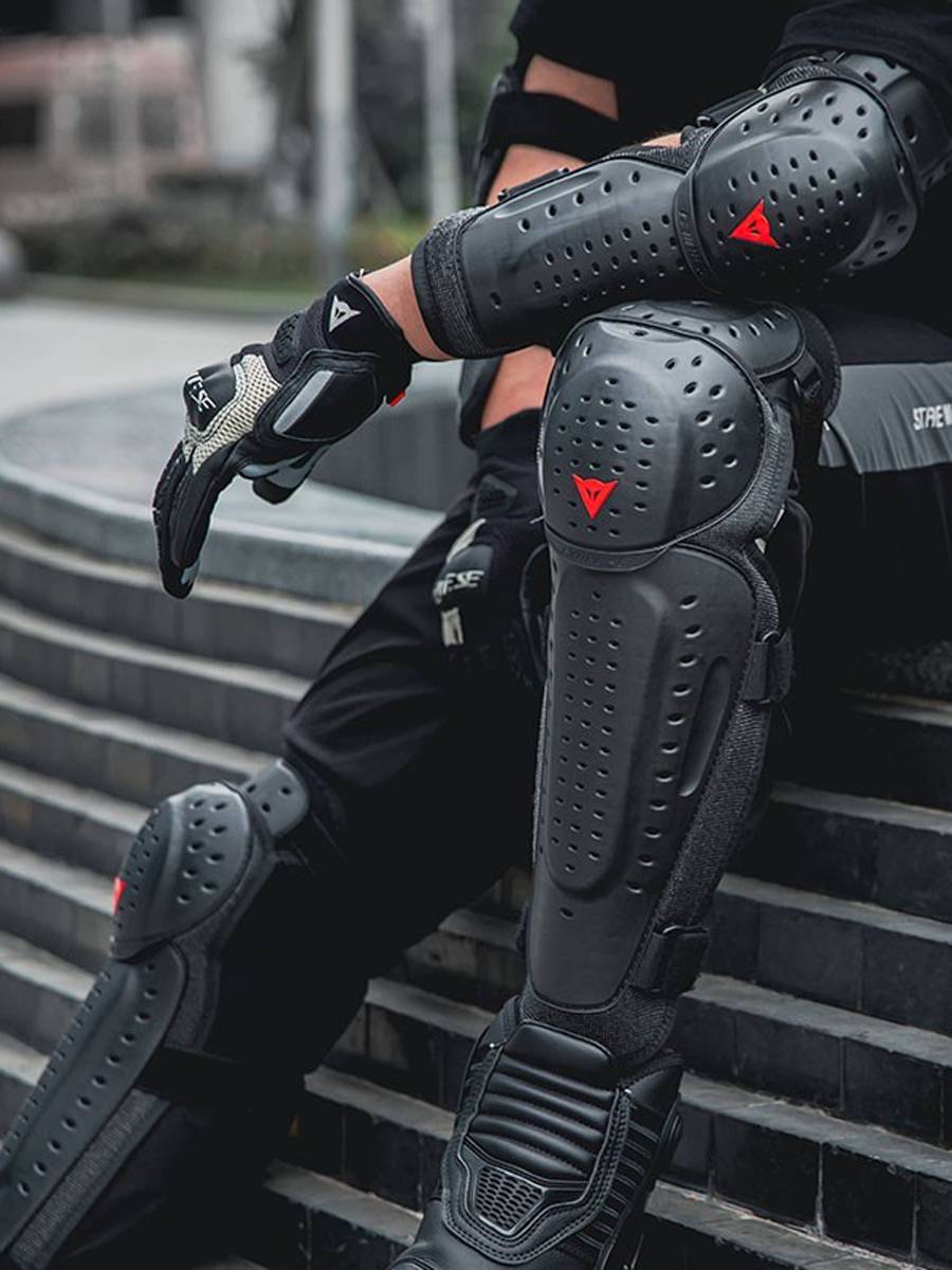 Dennis's knee -nursing elbow dainese motorcycle protection gear protection ride four seasons legged locomotive equipment