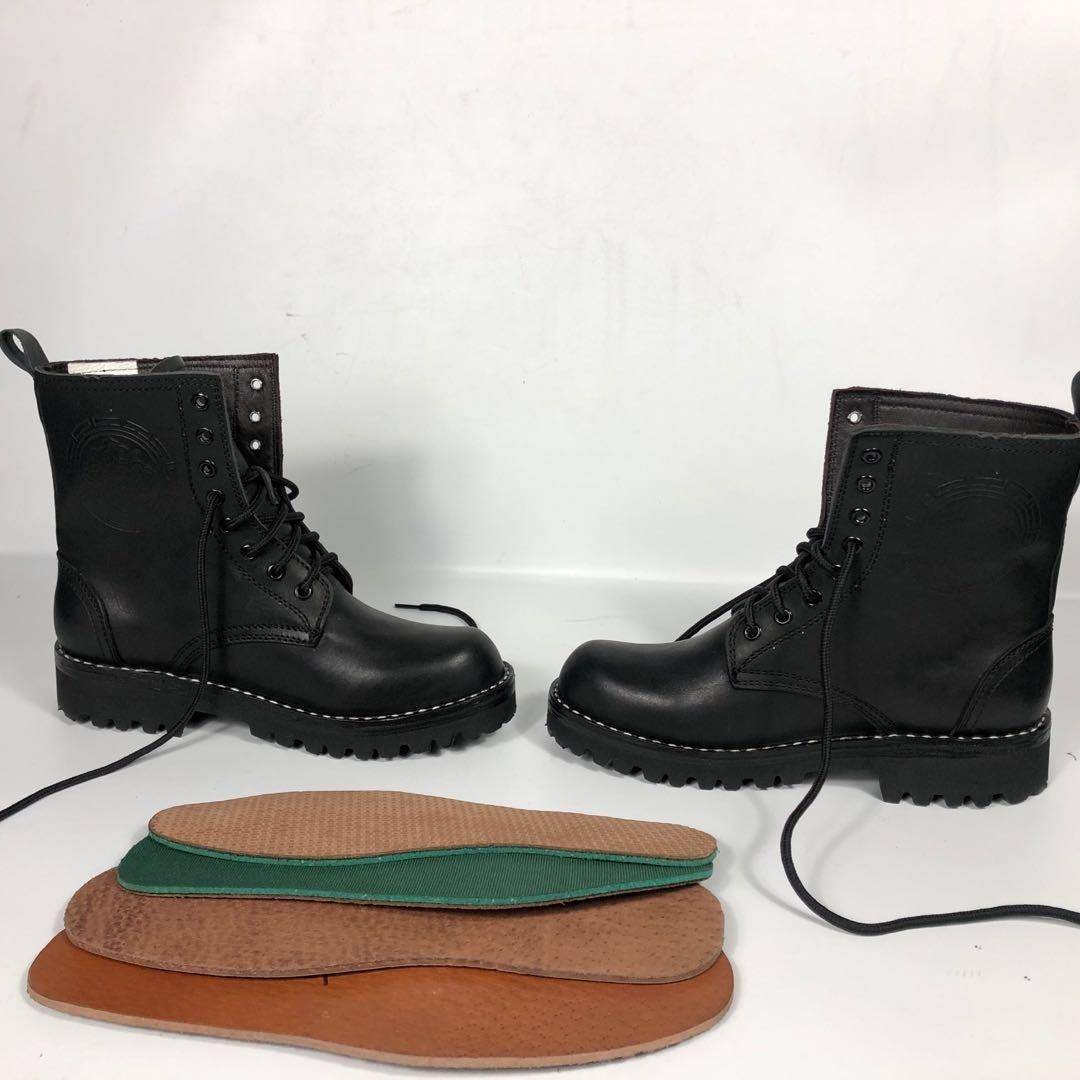 The hawk's new quality is Martin's boot-headed oxen-skin hand-coated with original male short boots thick and one-sided boots