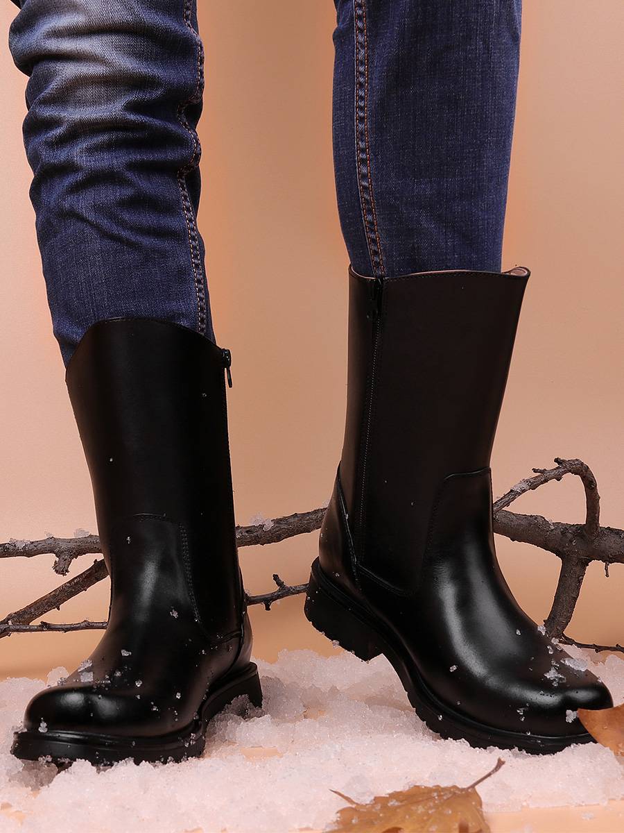 Horse boots. Northeast fur. Snow boots