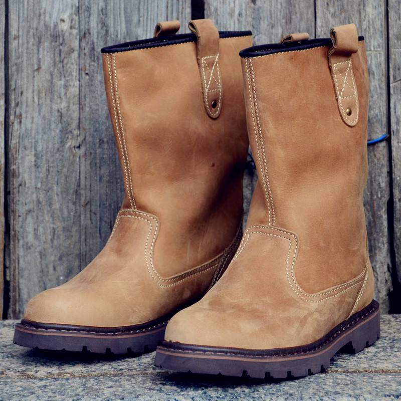 High-skinned boots, waterproof boots, boots, boots, boots, soles, to keep the wind-proof car