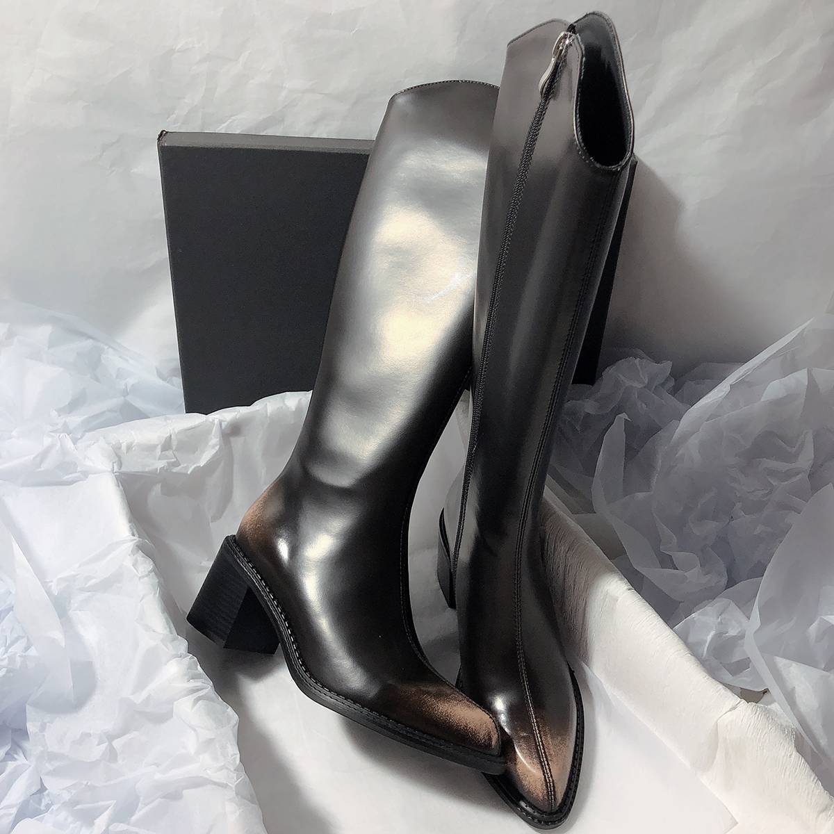 Senyuhai Lane retro beautiful boots ~ Simple rubbing pointed high -headed high -heeled high -heeled V zipper thin boots!