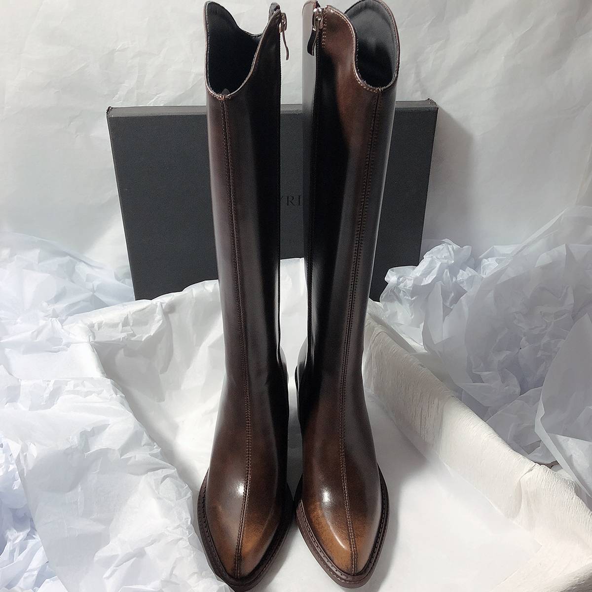 Senyuhai Lane retro beautiful boots ~ Simple rubbing pointed high -headed high -heeled high -heeled V zipper thin boots!