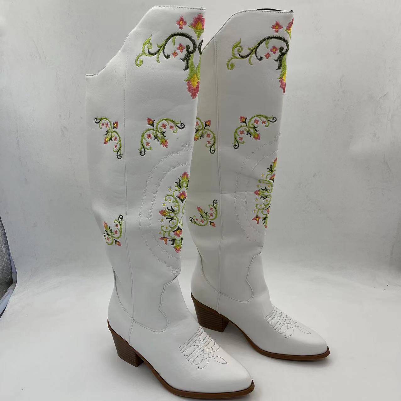 Western cowboy embroidered short boots, colorful spring and autumn omemar knight boots with a long barrel full of boots for women