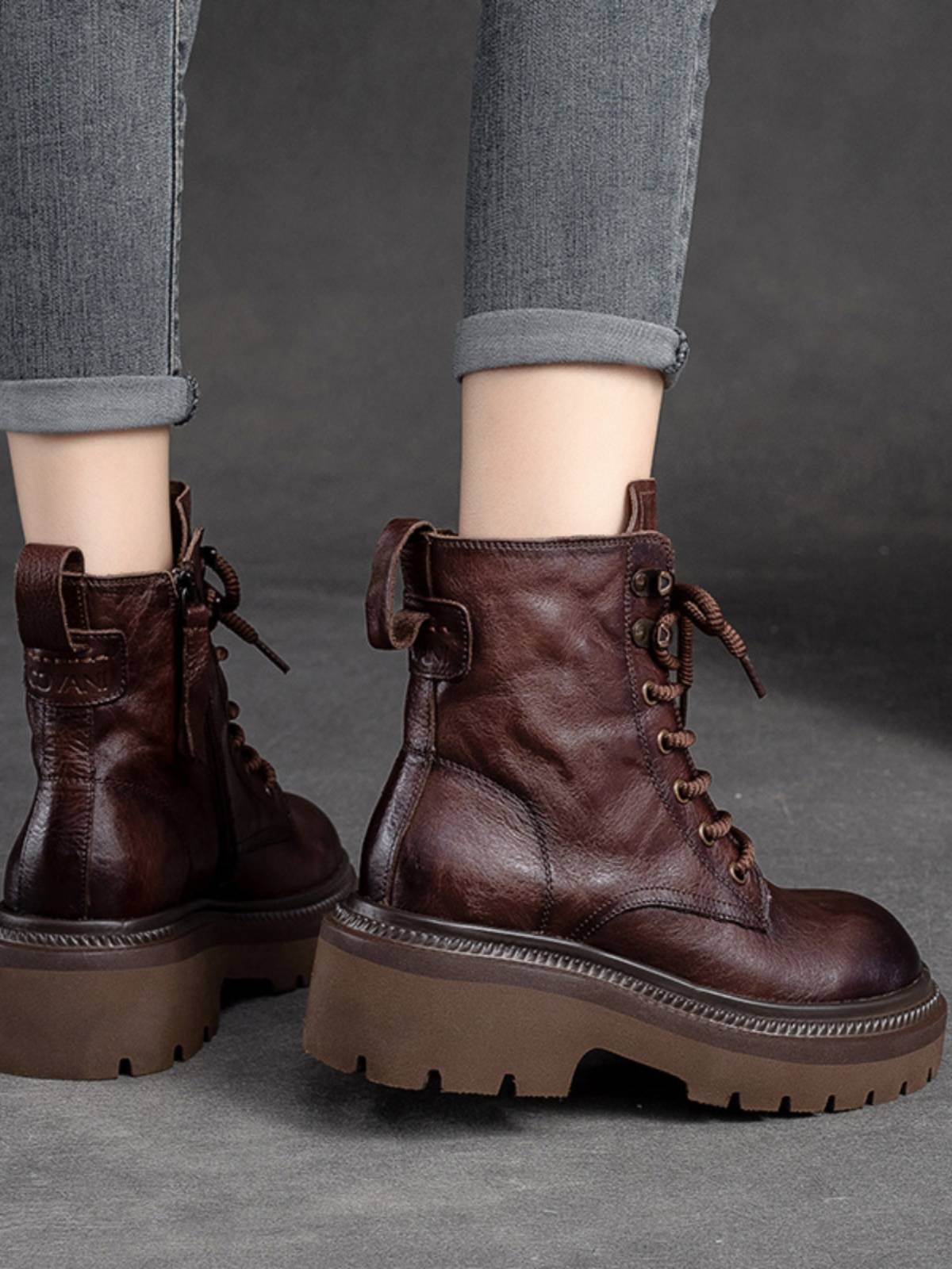 Autumn and winter of 2023, the new thick sole is old Martin boots side zipper round head boots retro style fashion Roman boots
