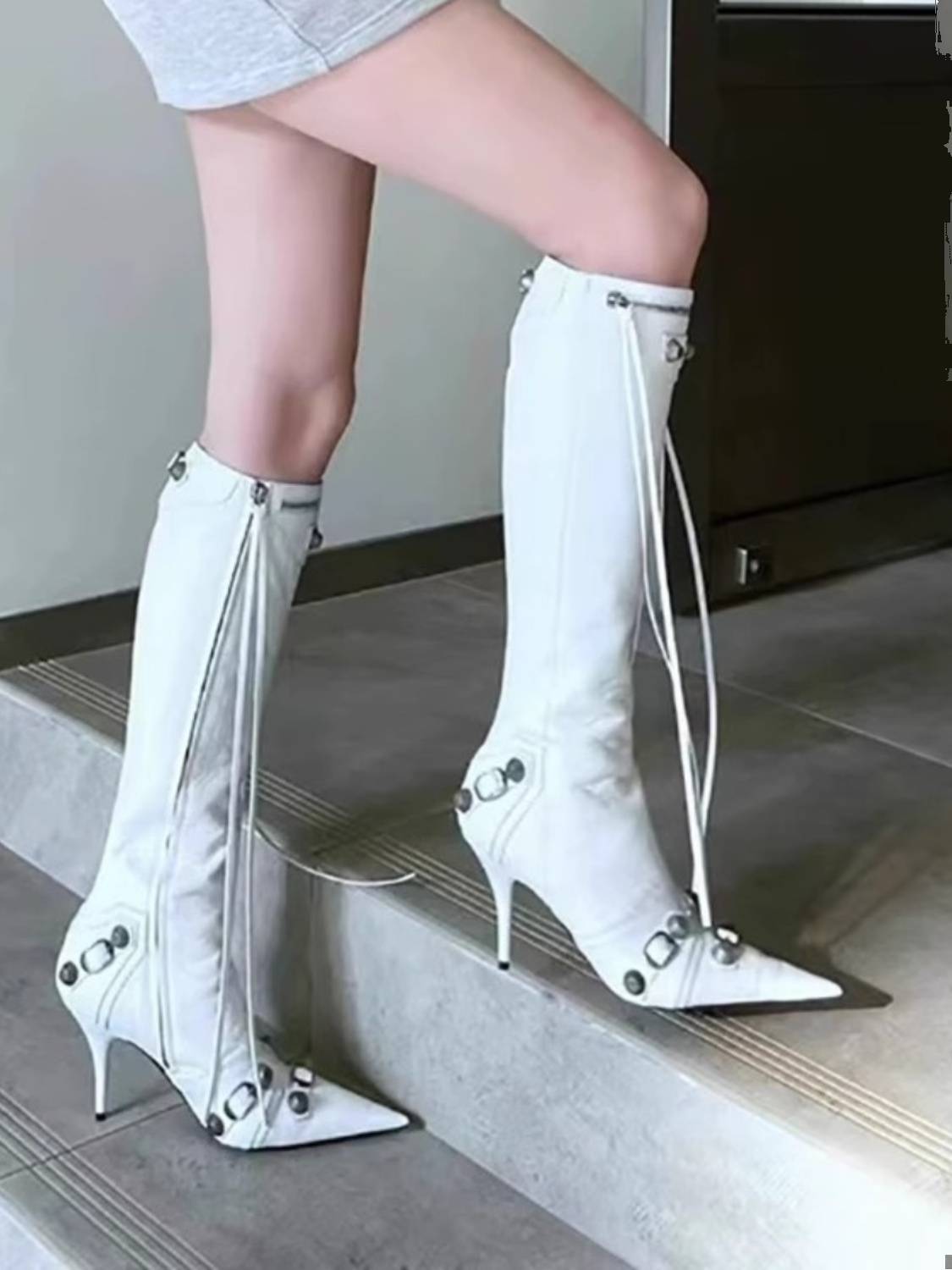 European and American pointed hot girl motorcycle boots 2024 new niche metal nail nail tidal tide fine and frozen high boots female