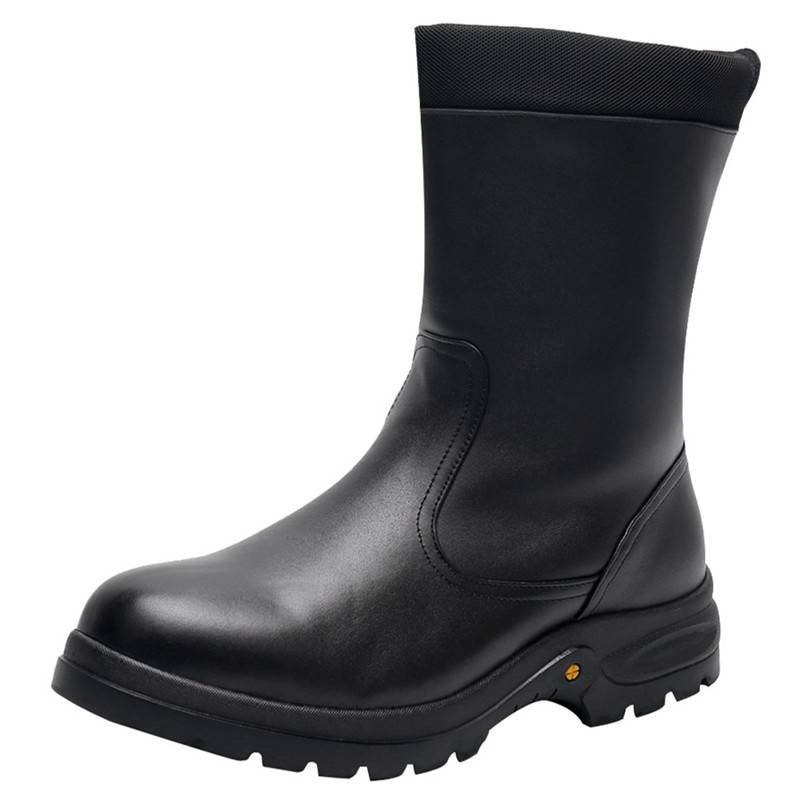 Waterproof, ski-headed bull and snow boots