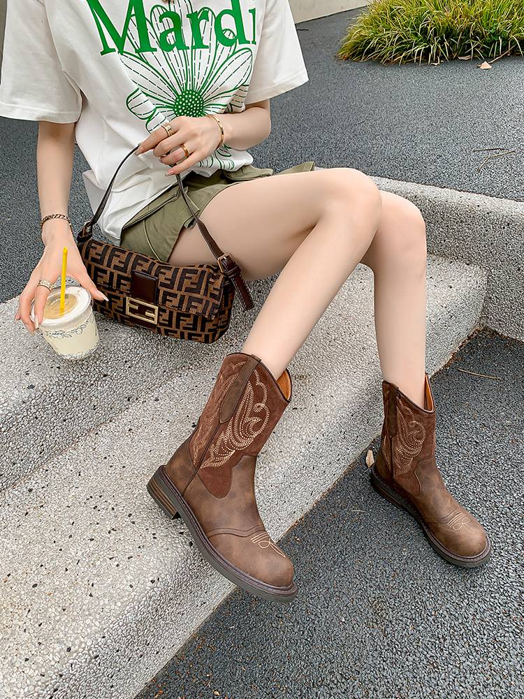 Little grape leather British style retro European and American embroidered western boots knight boots short boots female Martin boots summer