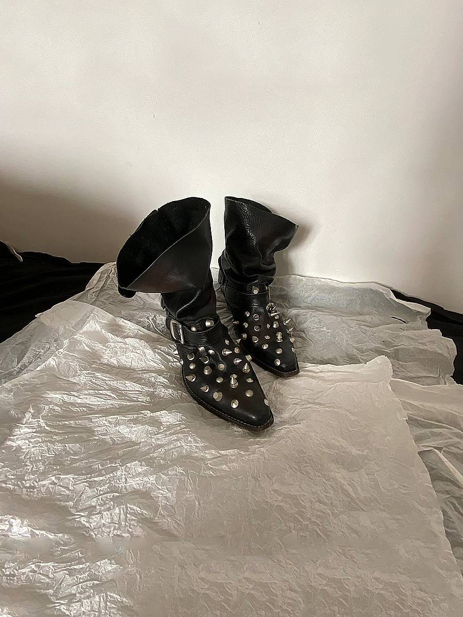 Punk street Chelsea short boots 2024 new pointed sleeve women's rough metal buckle Martin boots