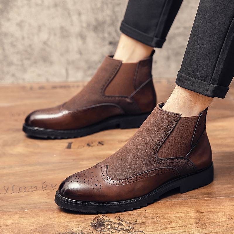 Martin Boots Man's Summer Scrolls helped Young-fung men to recover the ancient Chelsea shorts