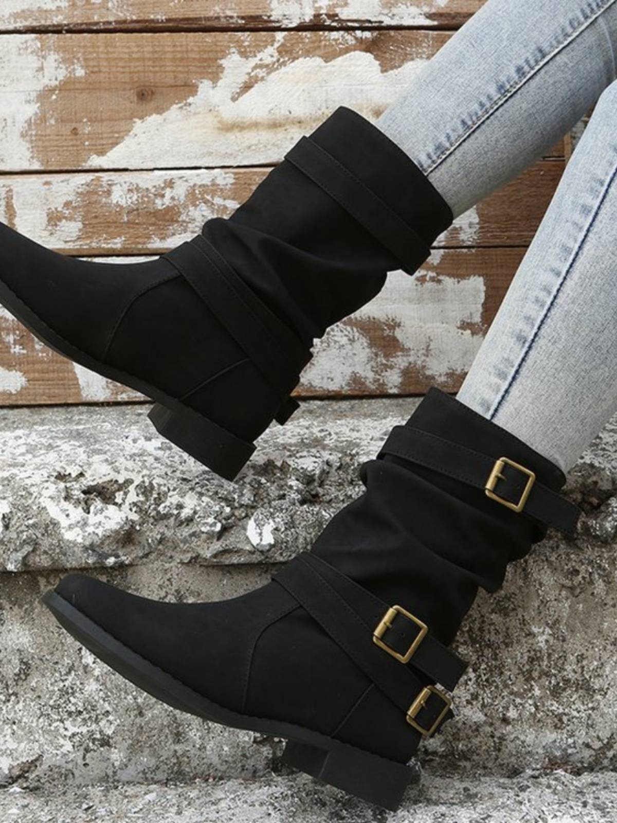 Short boots female 2024 spring new scrub leather mid -knight boots British style retro flat flat bottom Martin boots with skirt