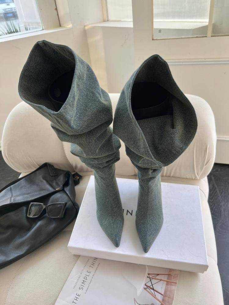 Song Xixi 2024 new super large pile boots, slopes of pointed heads, hot girl high boots boots