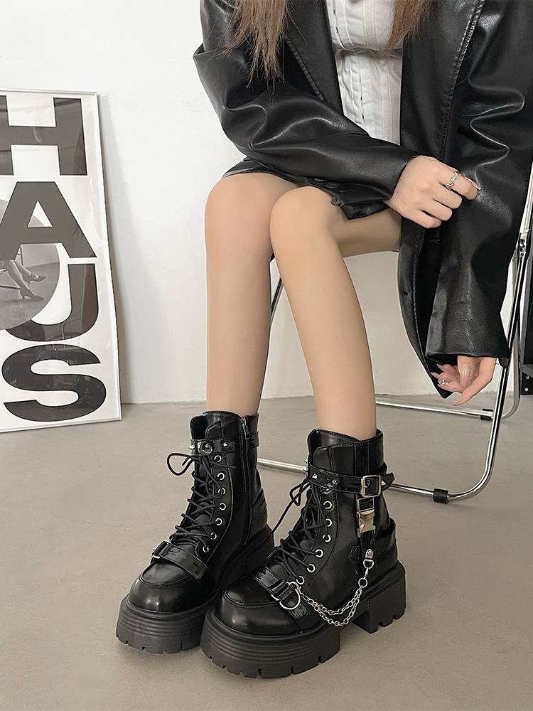 Sweet and thick Martin boots female 2023 autumn new black versatile car boots increase British style boots