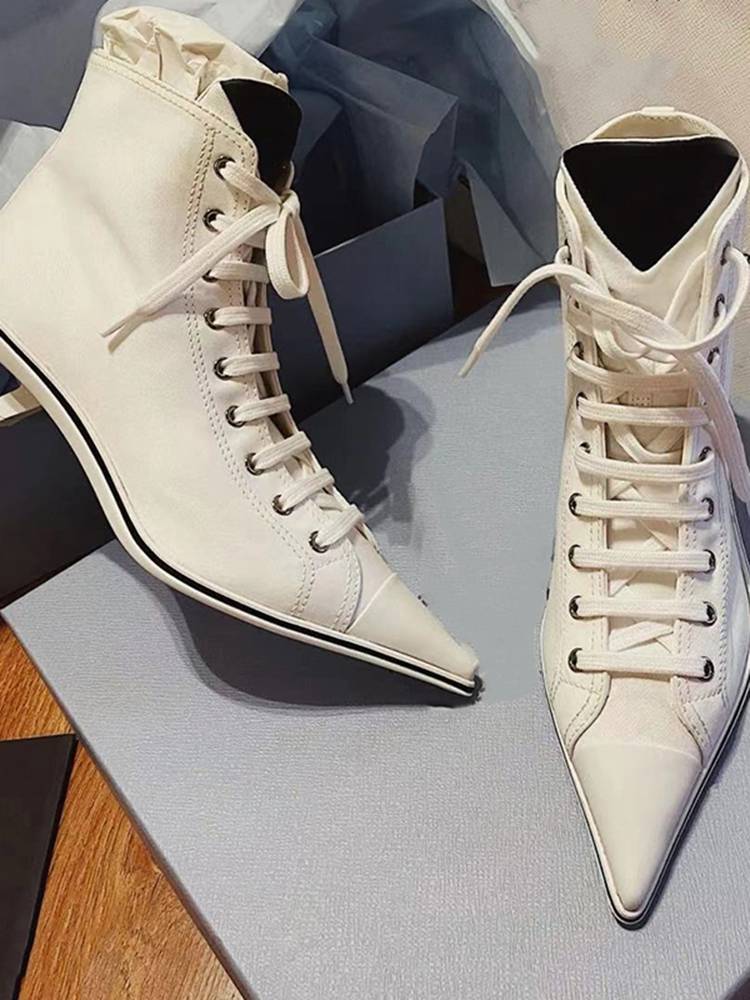 Fashion boots female 2023 new British style short boots casual versatile and pointed tie increase Martin boots