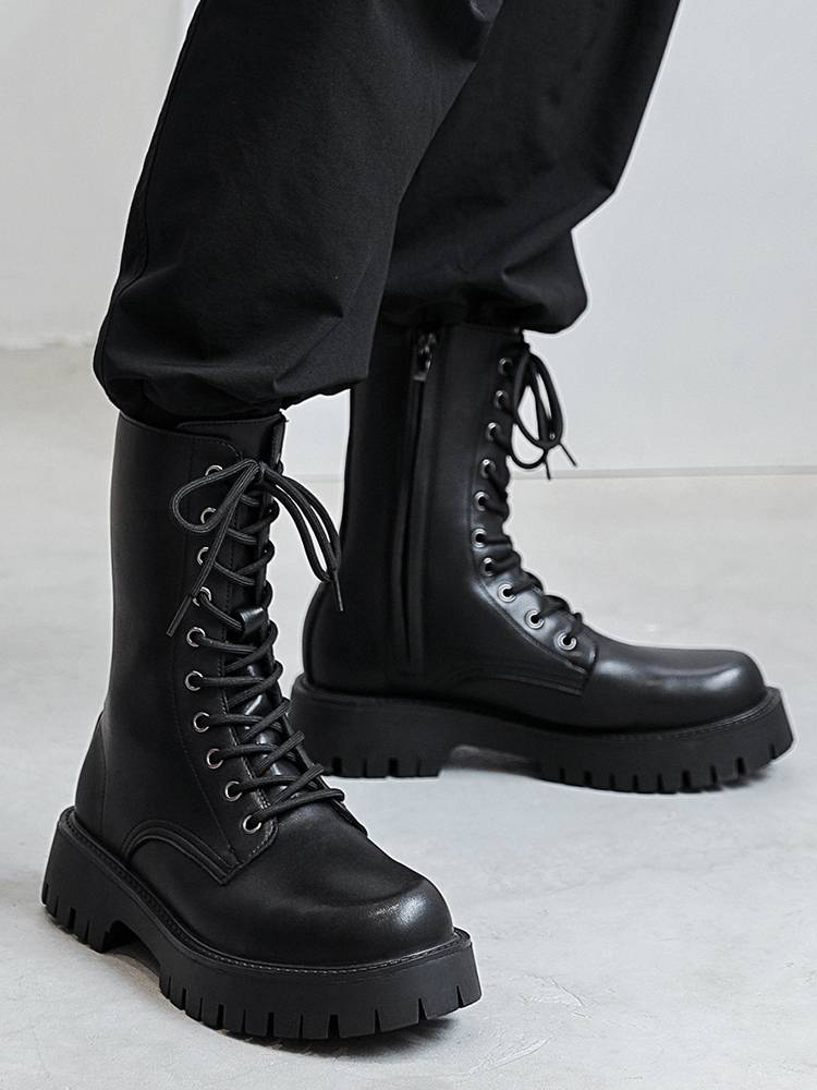 Martin Boots, the British Windsmen, built up their skins