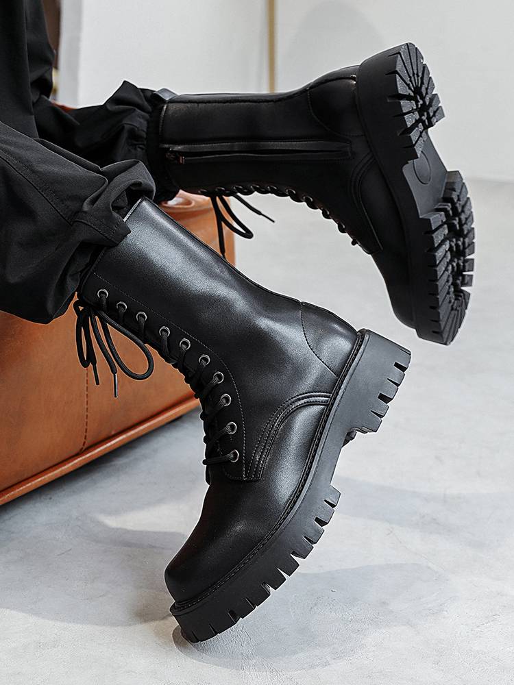 Martin Boots, the British Windsmen, built up their skins
