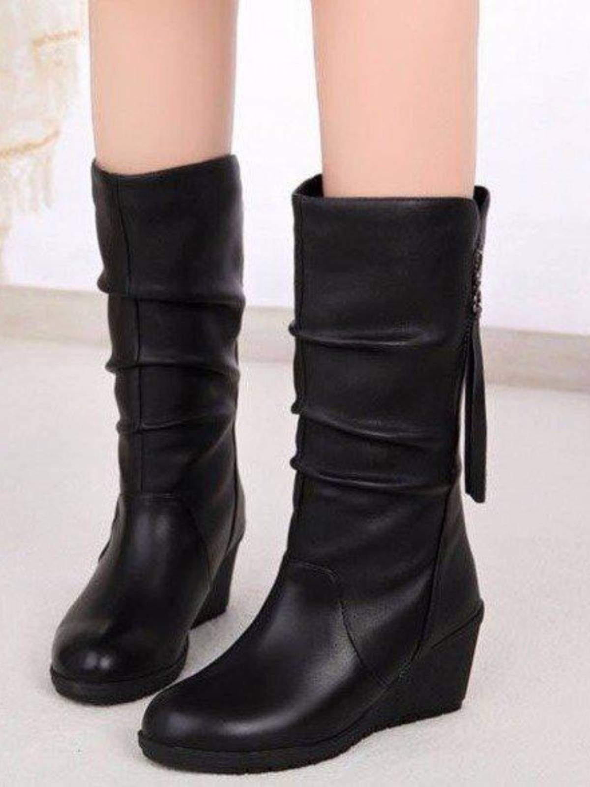 Middle -aged women boots boots plus velvet half barrels of medium heels and leather shoes Mom high -heeled middle boots medium winter