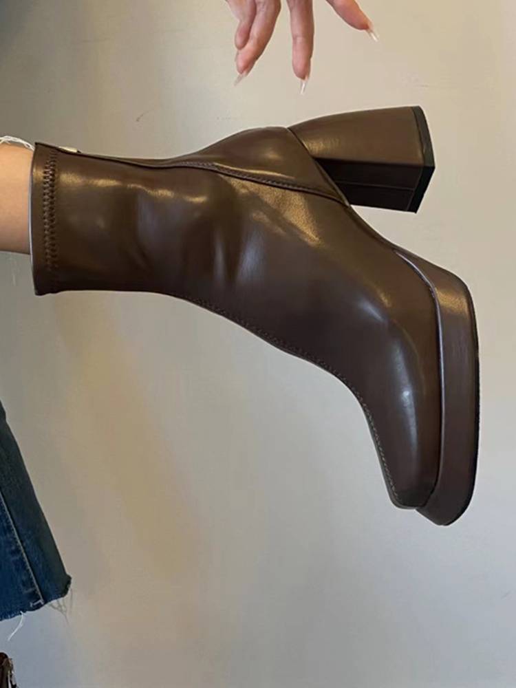 The black bulge, the short boots, the new Autumn and Winter shorts, and Martin's boots, the skinny boots