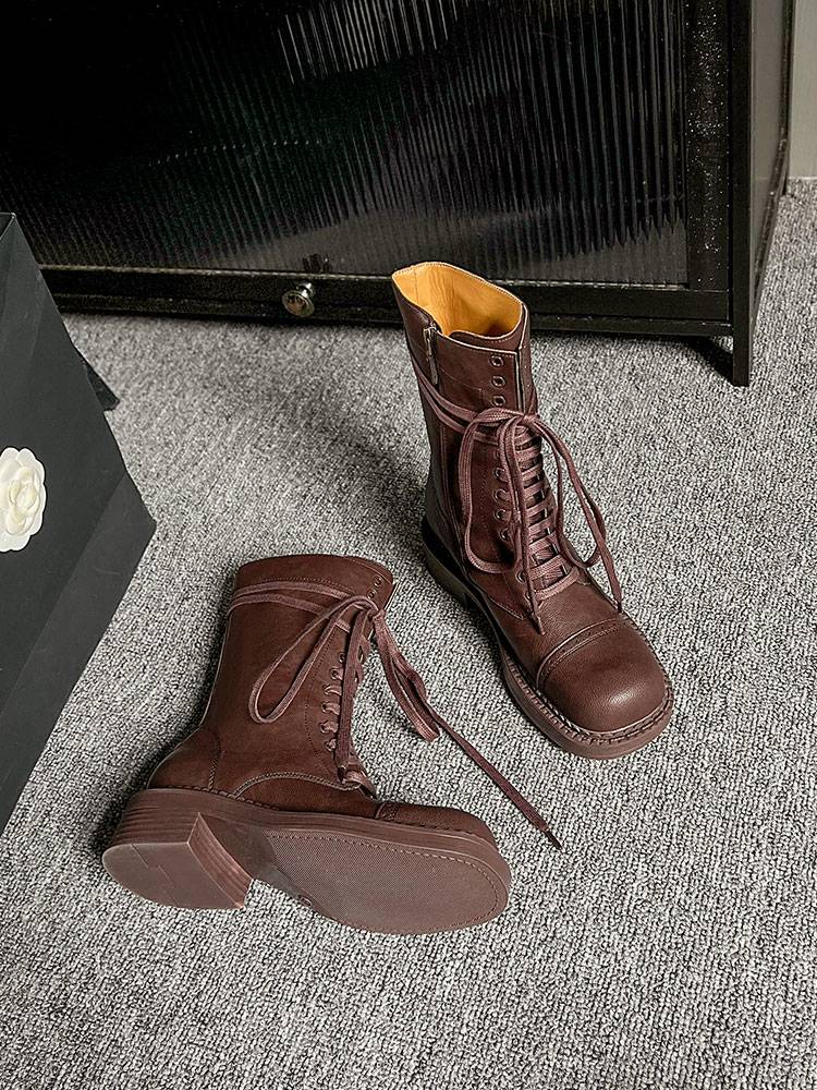 MIU Family Leather Martin Boots Female 2024 This year's new retro British style thick heels in summer short short boots