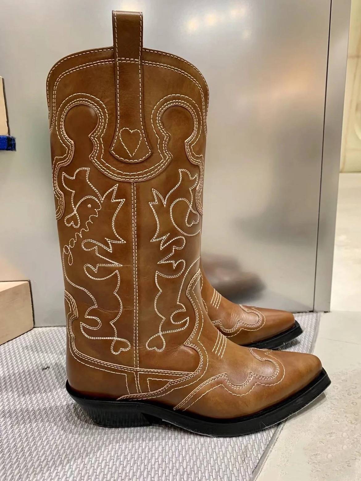 2024 Summer new retro pointed female boots Coarse heel sleeve Knight boots embroidery middle boots western denim boots