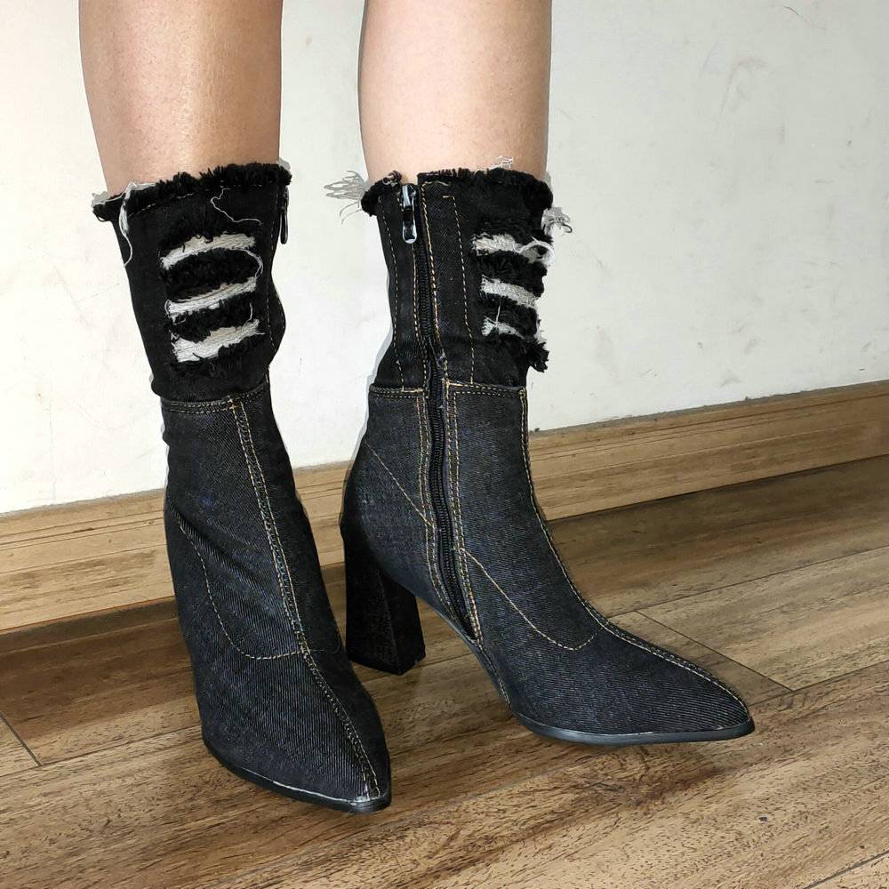 Bare boots across the knee, short boots with short boots and short boots for beggars