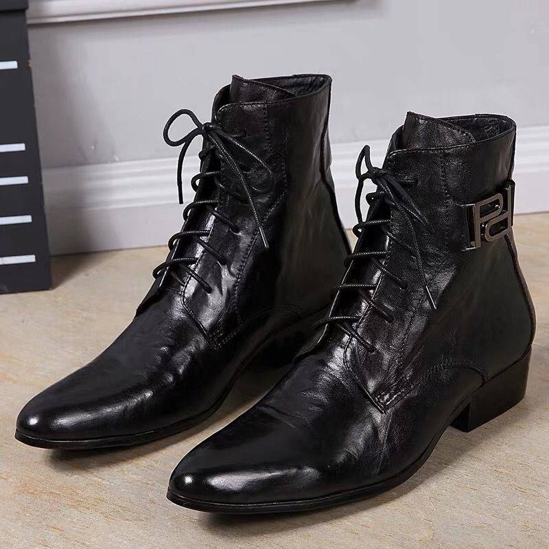 There are no stars in his heels