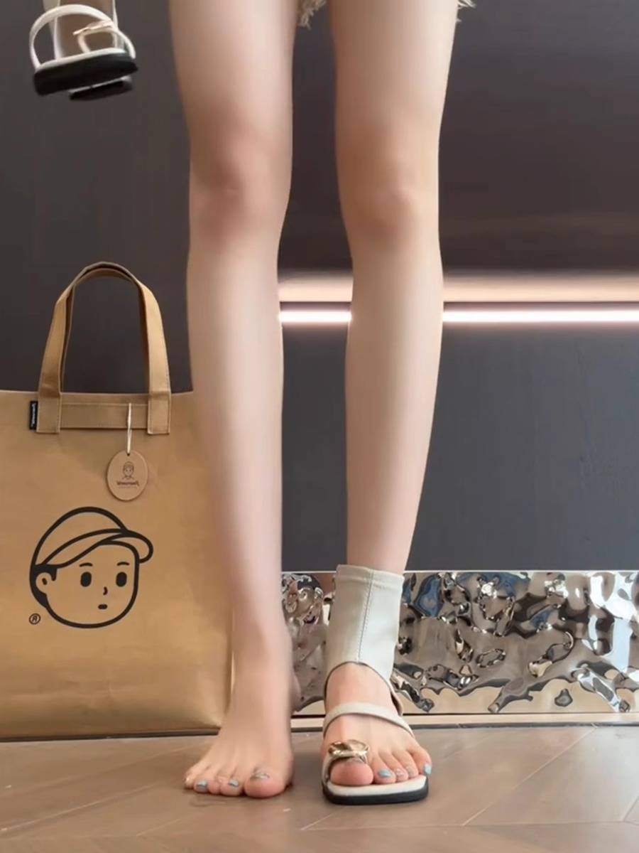 sheepskin!Boots with skirts in summer are popular this year's short -tube rice white hollow sleeve rough heel barter