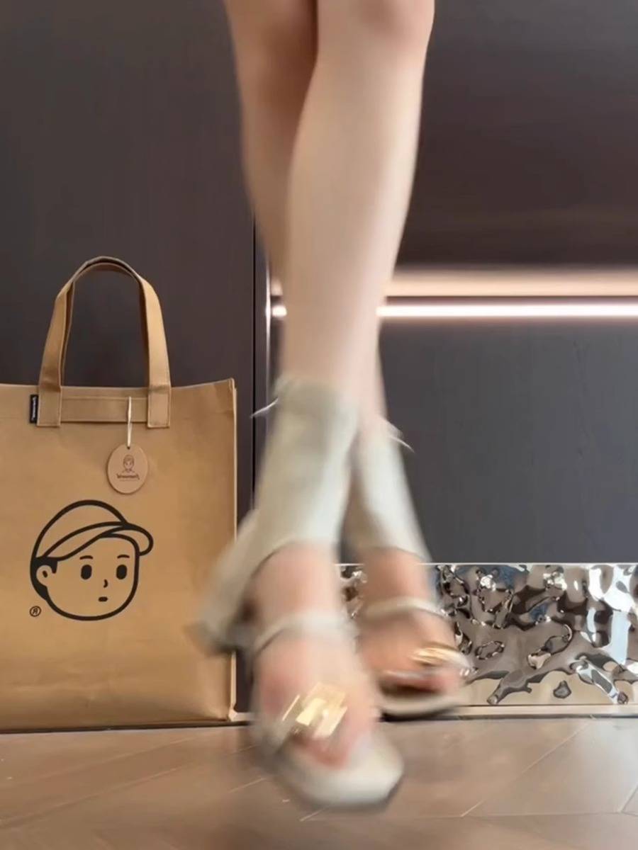 sheepskin!Boots with skirts in summer are popular this year's short -tube rice white hollow sleeve rough heel barter