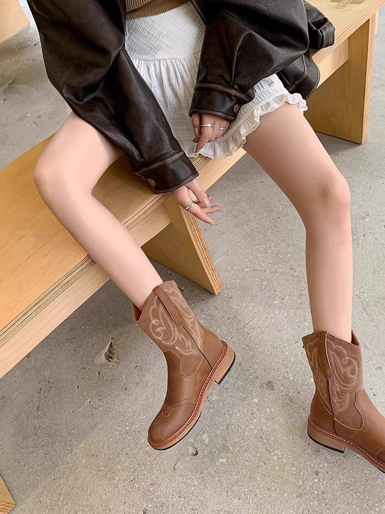 Leather retro British tourist wearing western boots embroidered knight boots, boots, female Martin boots, Martin Summer