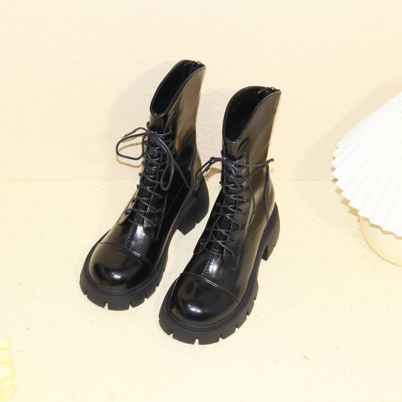 Martin's boots were raised by 9 centimeters