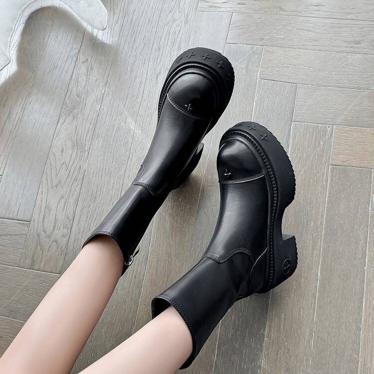 Pretty girl! Cruceous field boots, short-skinned boots