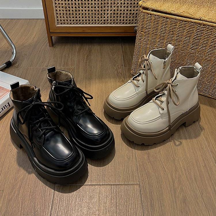 Thick British Wind Martin Boots Female 2024 Autumn and Winter Speed ​​Speed ​​Frontiers Fried Street Shooting Boots Coarse Black Bands Women's Boots