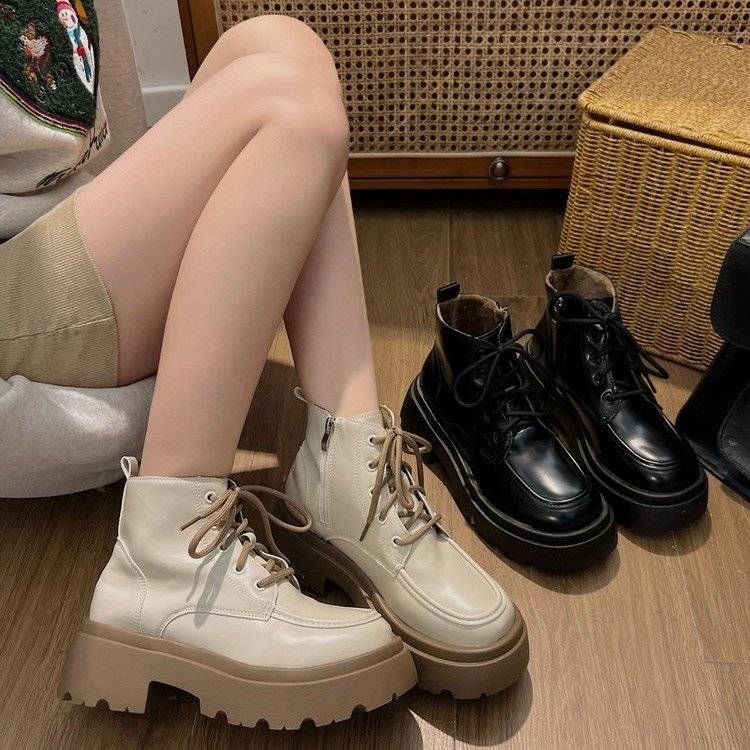 Thick British Wind Martin Boots Female 2024 Autumn and Winter Speed ​​Speed ​​Frontiers Fried Street Shooting Boots Coarse Black Bands Women's Boots