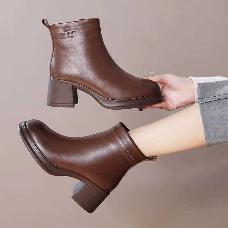 High and short boots, Chelsea, and thin, short boots