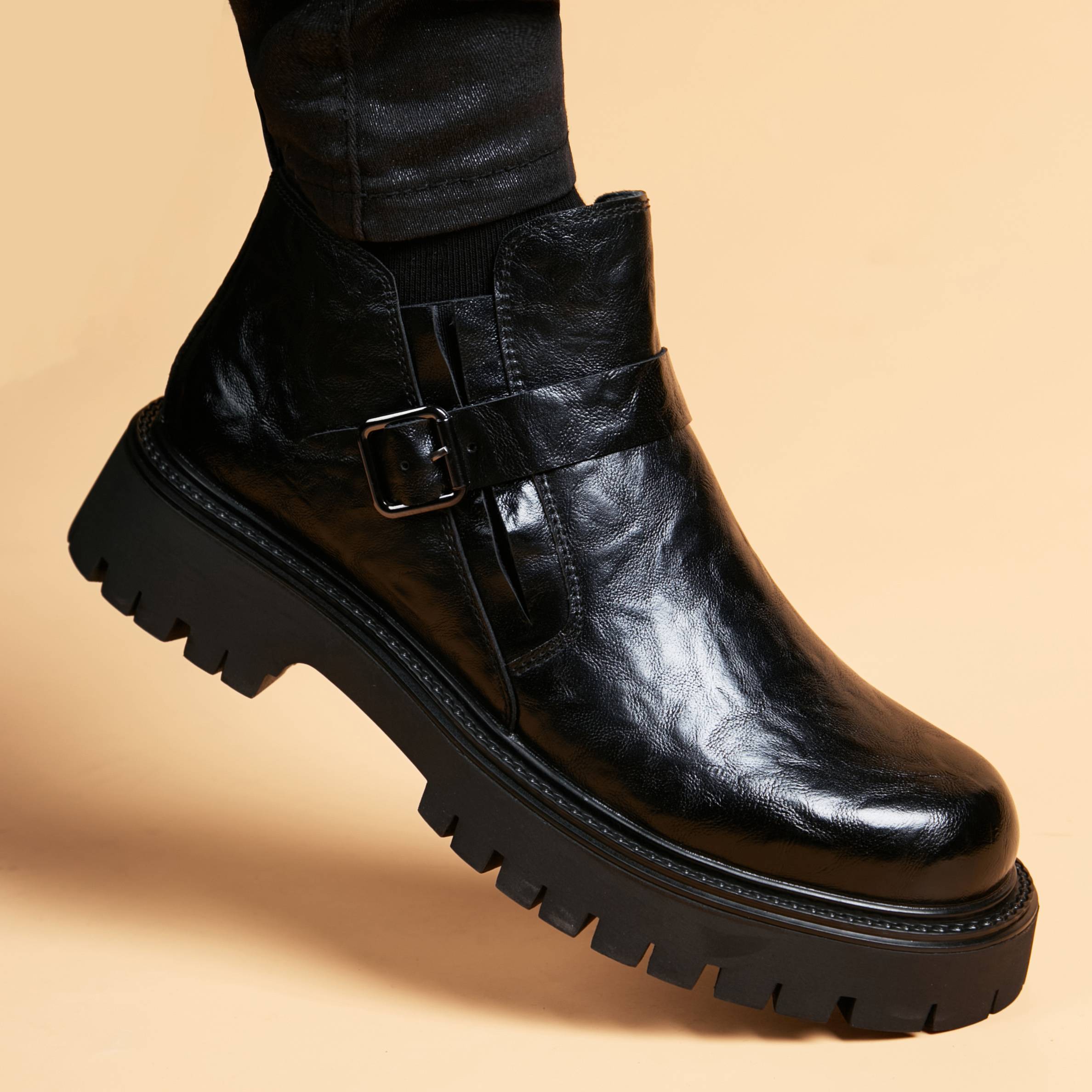 New Martin Boots Male leather thick sole British style low -top Chelsea short boots leather boots retro high -top shoes
