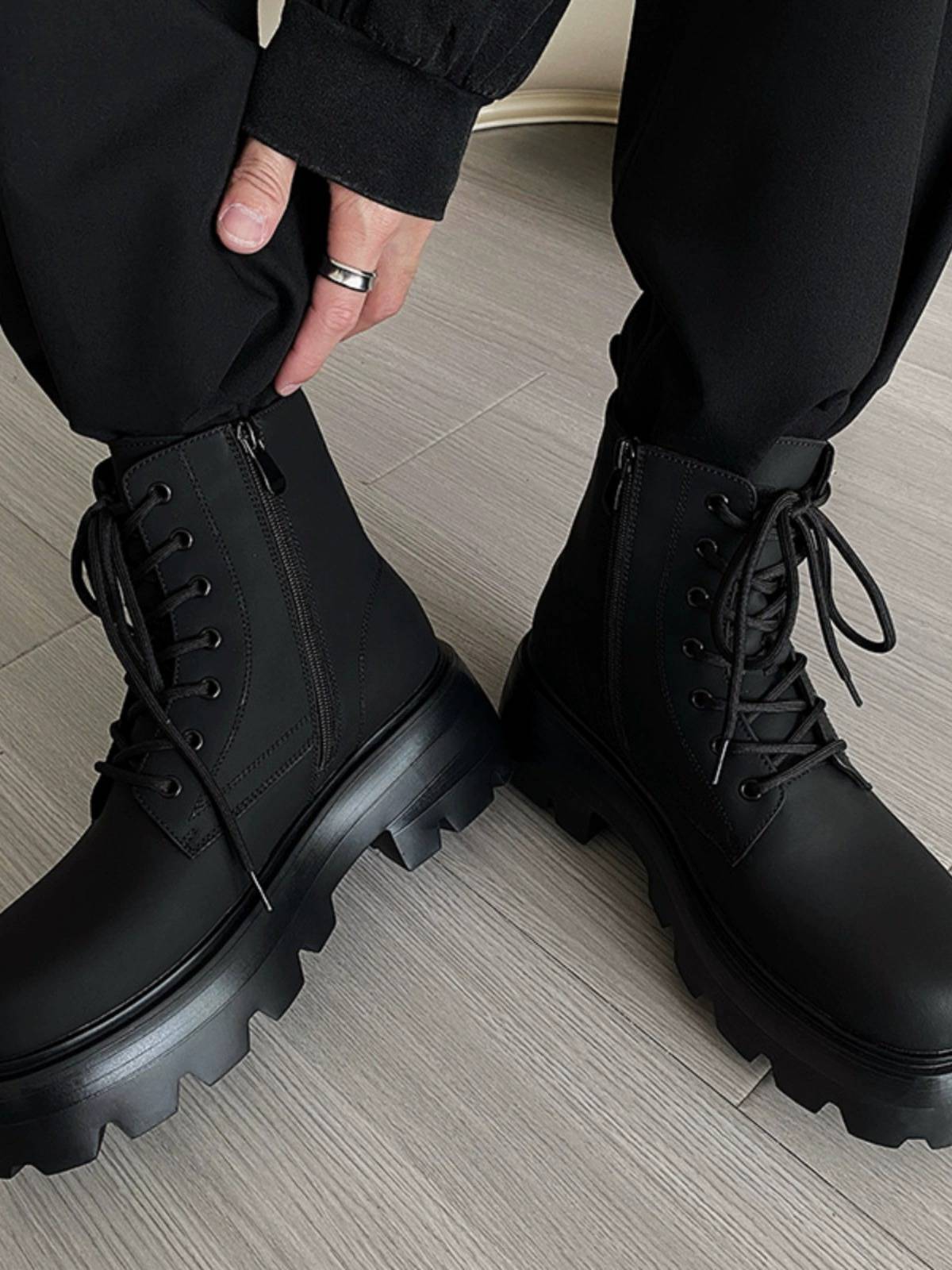 2024 new men's shoes autumn and winter leisure Derby big scalp boots thick bottom increase leather high gang high -top Martin boots