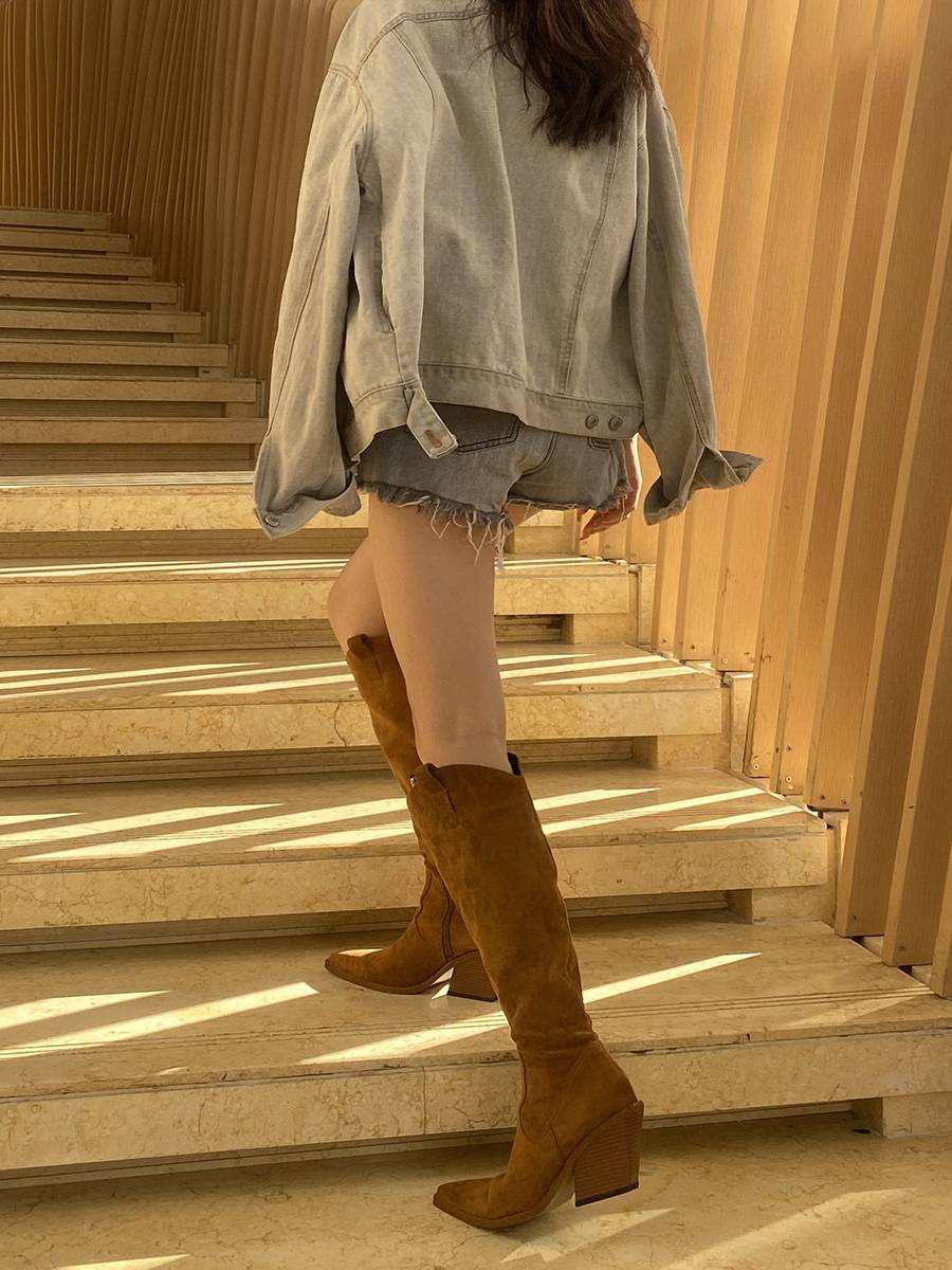 Autumn and winter Knights denim boots in western boots of brown high fluff surface, but knee pointed thick heel high -heeled boots female