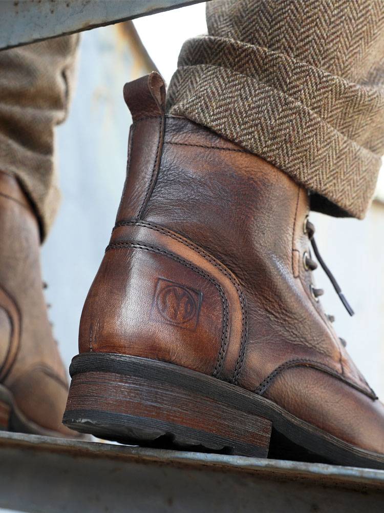 Winter British retro Martin boots male leather handmade casual leather boots work boots three -tiered men's leather shoes