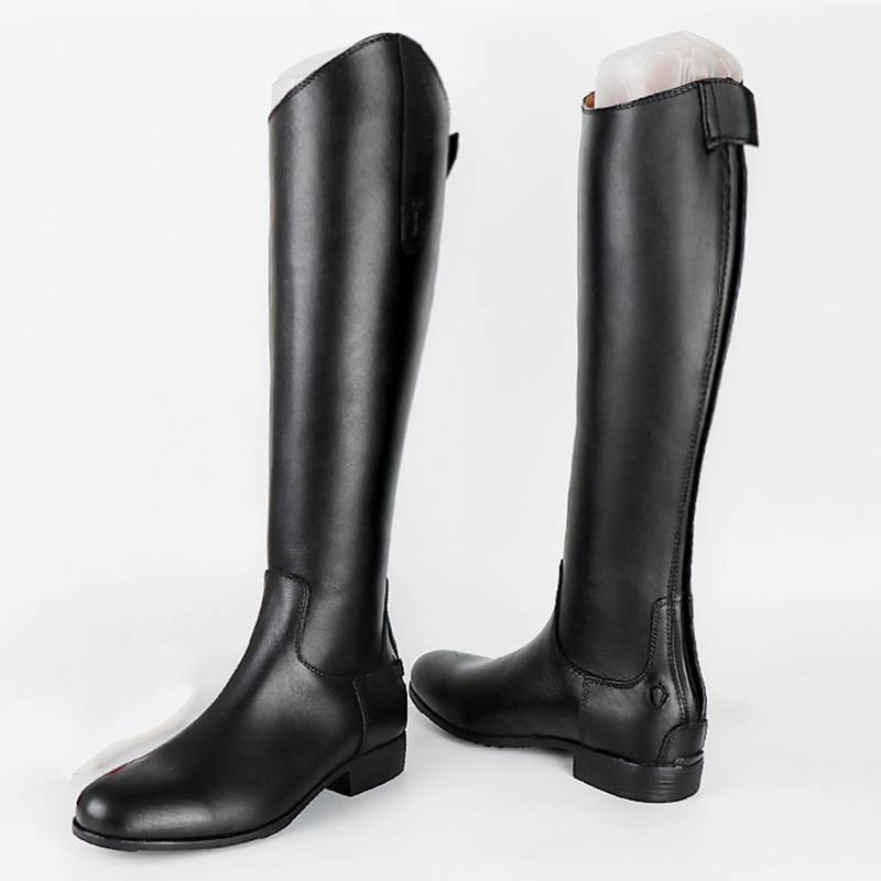 A horse's boots, a long-stretched horse's boots, full of dancing boots
