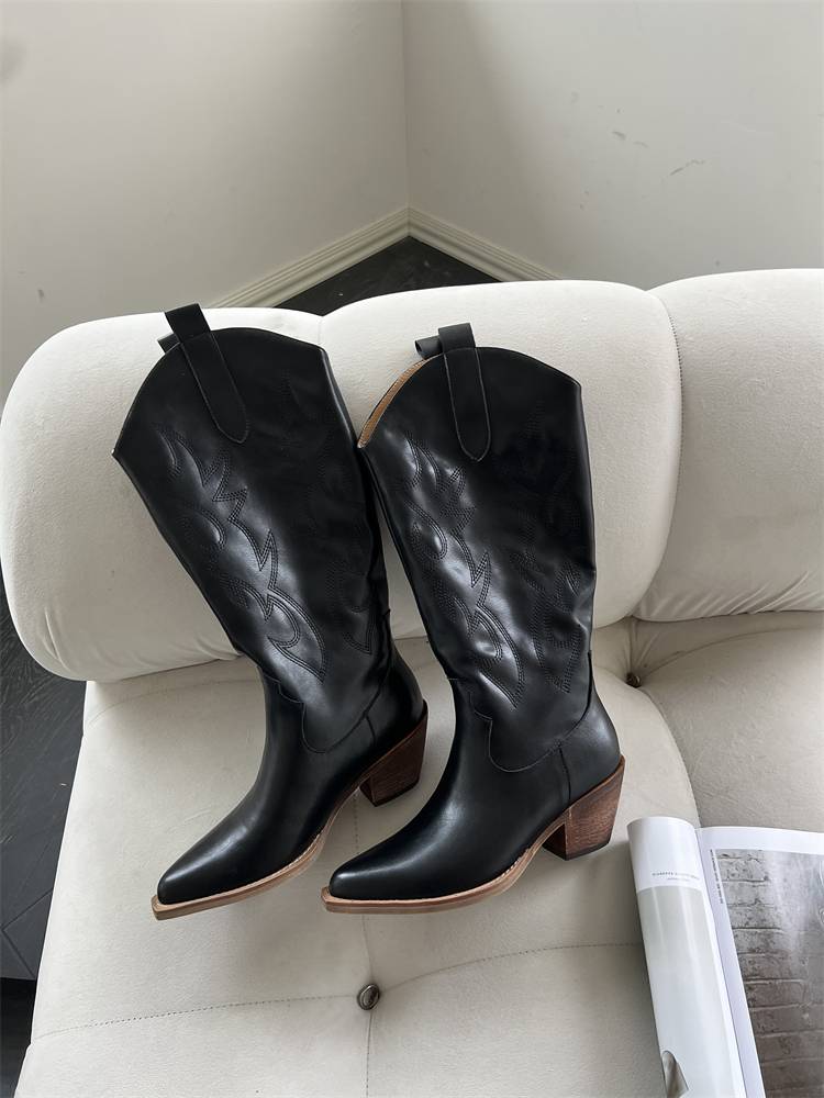 Song Xixi 2024 Autumn and Winter New Western Western Wind Rough Head Embroidery Straight Boots V -Port, leather hot girl Knight boots