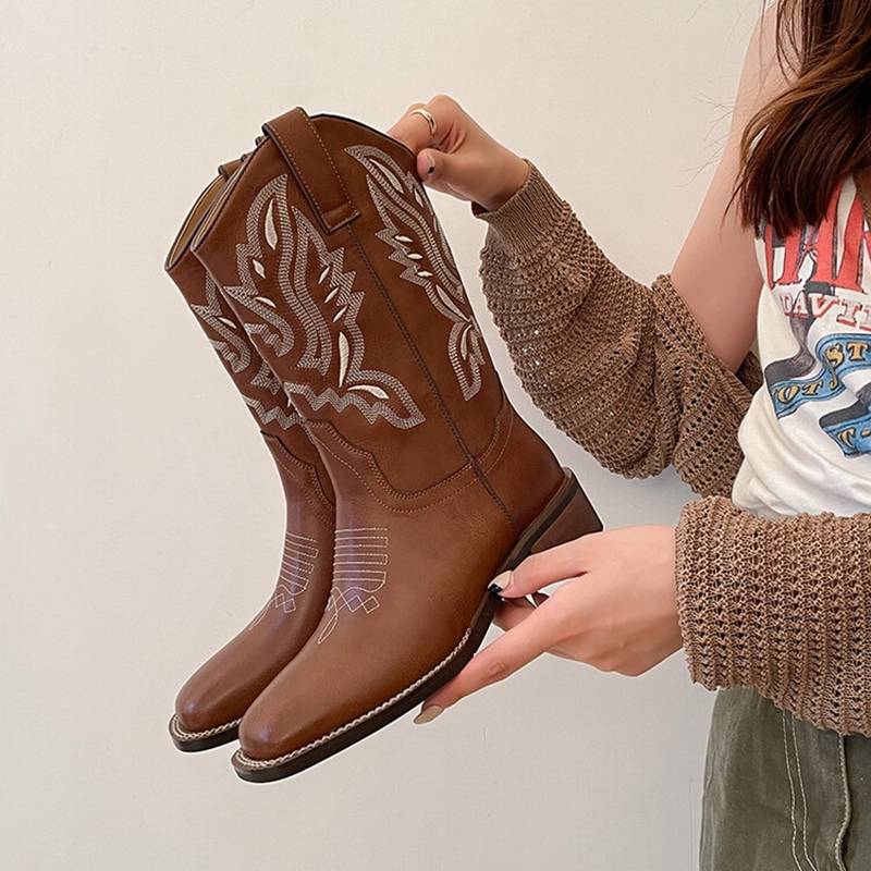 Take you!Star -style western denim boots V -port embroidered sleeve knight boots retro mid -tube square -headed horse boots