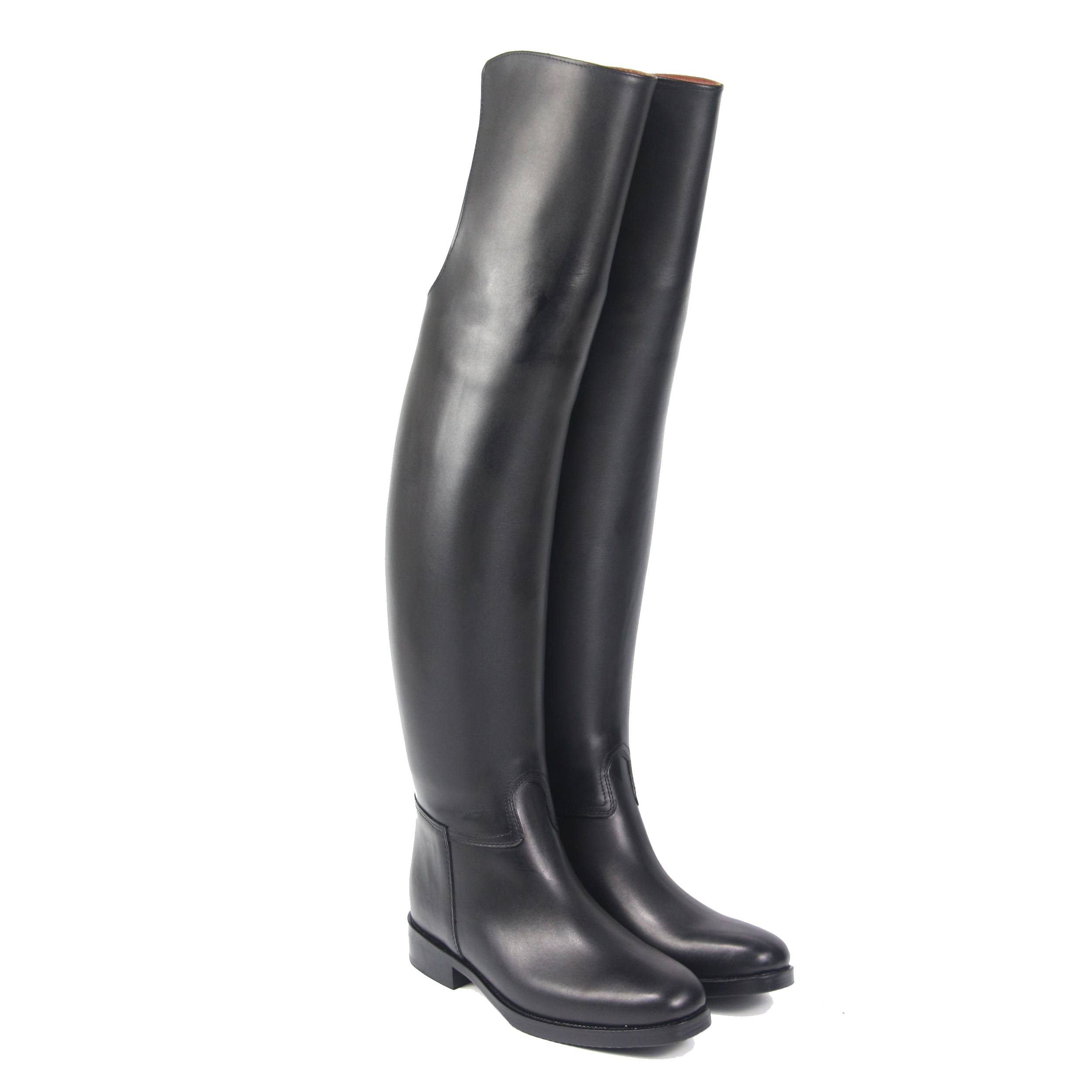 The horse's boots past the knee and boots, and the horse's boots and boots, and the horse's boots and all-cow's skin