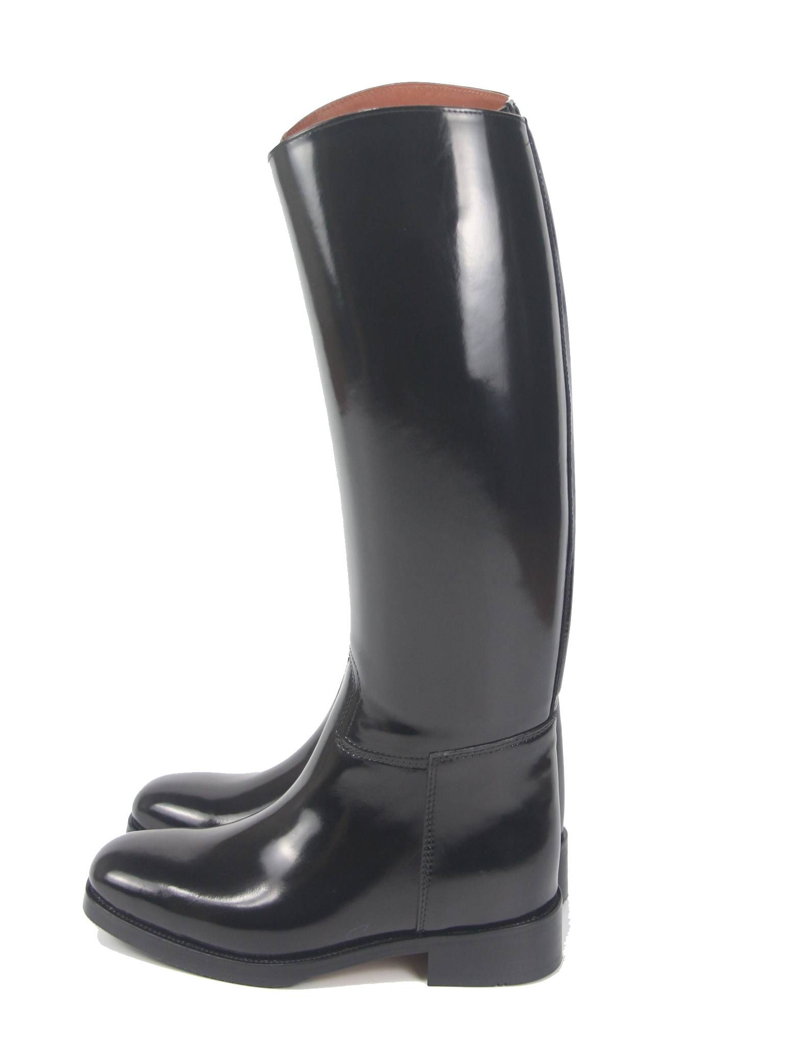 The size of the horse boots and boots and boots and all-cow-skin boots and small-sized boots and boots